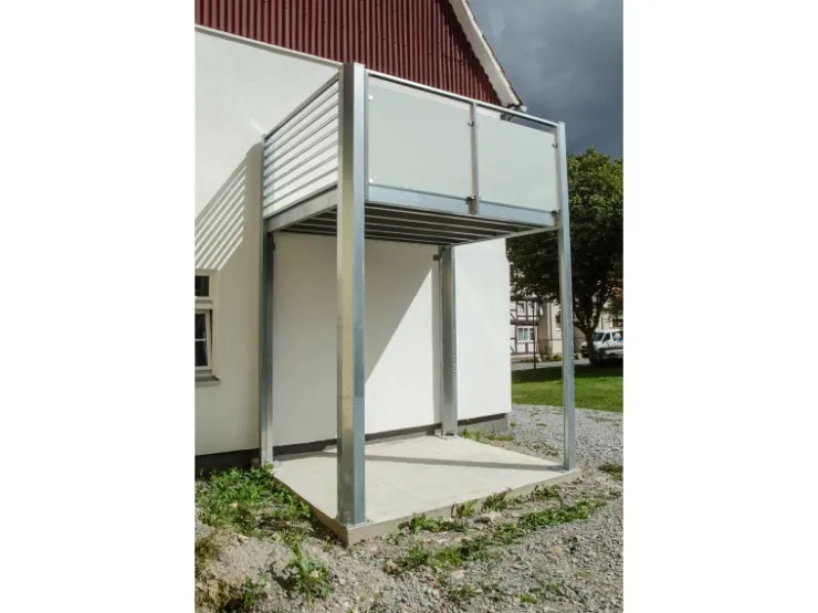 Balkone^Designbalkon Standard 288 x 236 x 290cm Holzboden mit Lamellengeländer